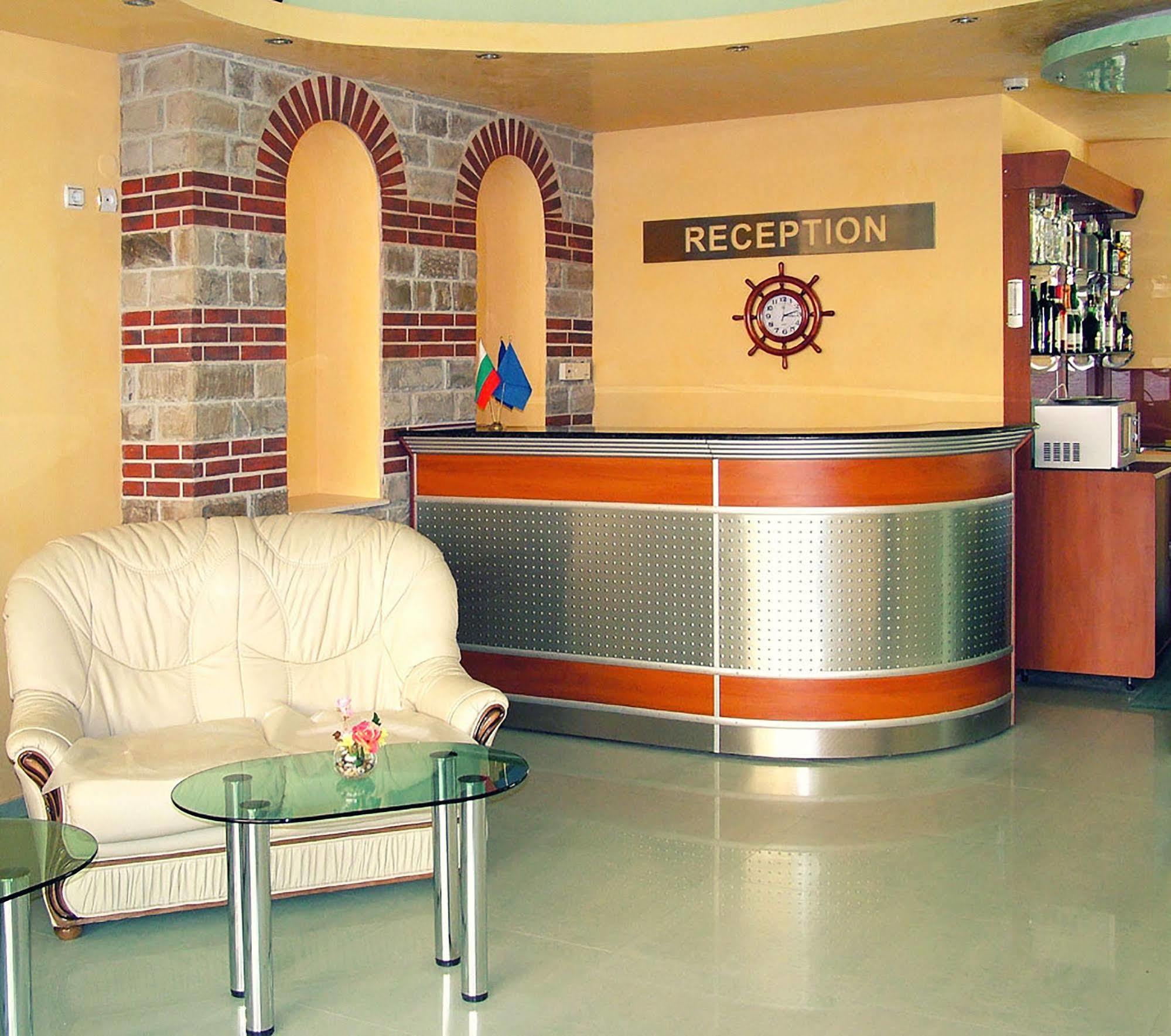 Dionis Hotel Varna Exterior photo